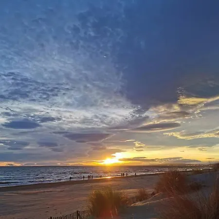 De 50m2 à 2 Pas Du Port Et Plage!