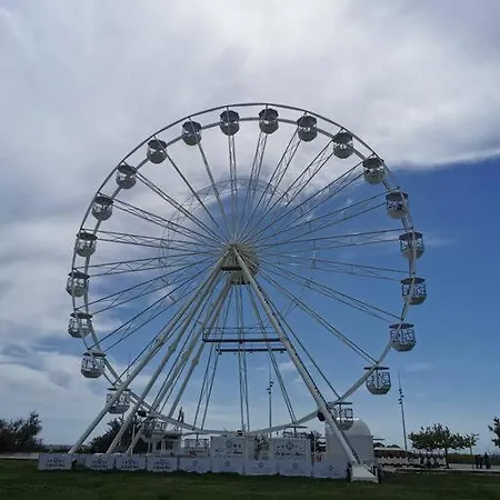De 50m2 A 2 Pas Du Port Et Plage! * La Grande-Motte