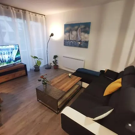 De 50m2 A 2 Pas Du Port Et Plage! Apartment *