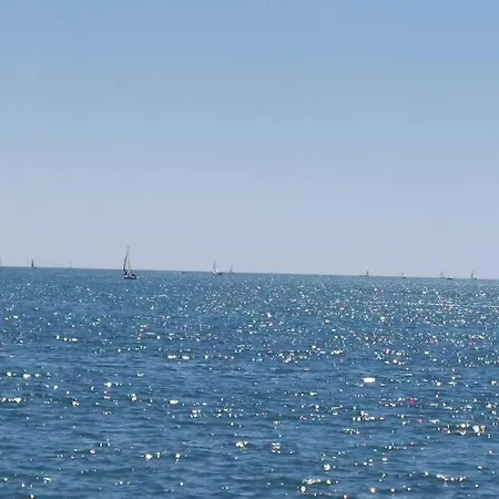 De 50m2 A 2 Pas Du Port Et Plage! Apartment *