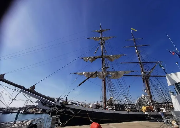 De 50m2 à 2 Pas Du Port Et Plage! La Grande-Motte