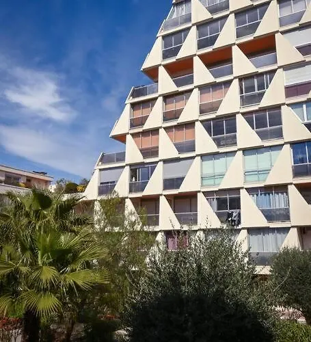 De 50m2 à 2 Pas Du Port Et Plage!